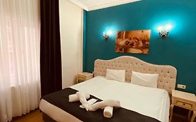Adora Hotel Стамбул